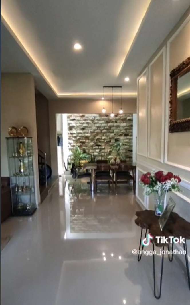 Potret Transformasi Rumah Lama Usai Direnovasi, Hasilnya Beda Banget Bak Langit dan Bumi!