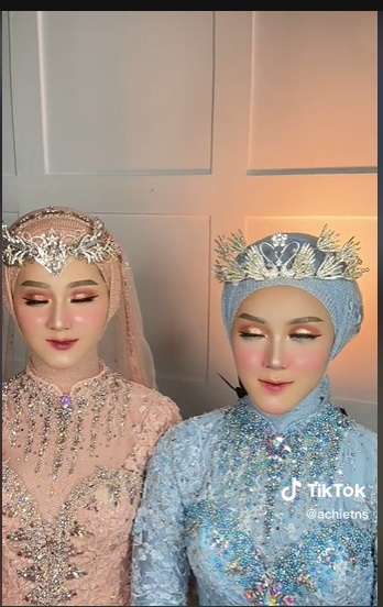 MUA Ini Pamer Skill Makeup Pengantin Kembar, Hasilnya Bak Barbie, Auto Bikin Pangling!