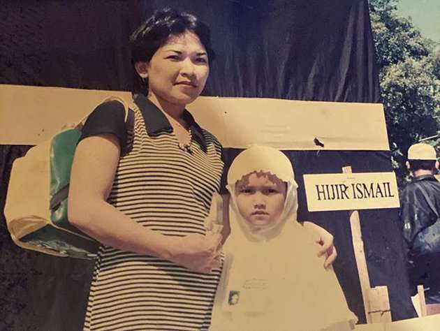 Potret Lawas Keluarga Ayu Ting Ting, Wajah Ayah Rozak Manglingin!