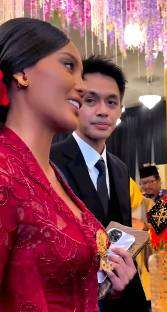 Potret Erika Carlina Kondangan ke Nikahan Adik Mantan Kekasih, Si Mantan Dibuat Melongo