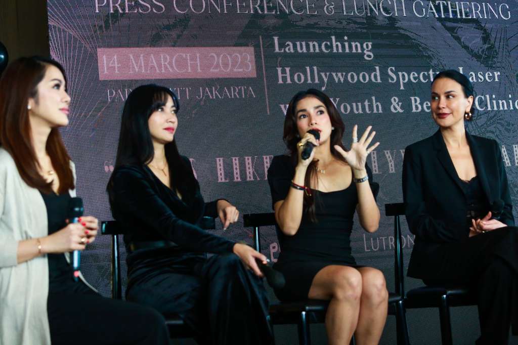 Blak-blakan Sophia Latjuba Ungkap Rahasia Kulit Wajahnya yang Tetap Kencang