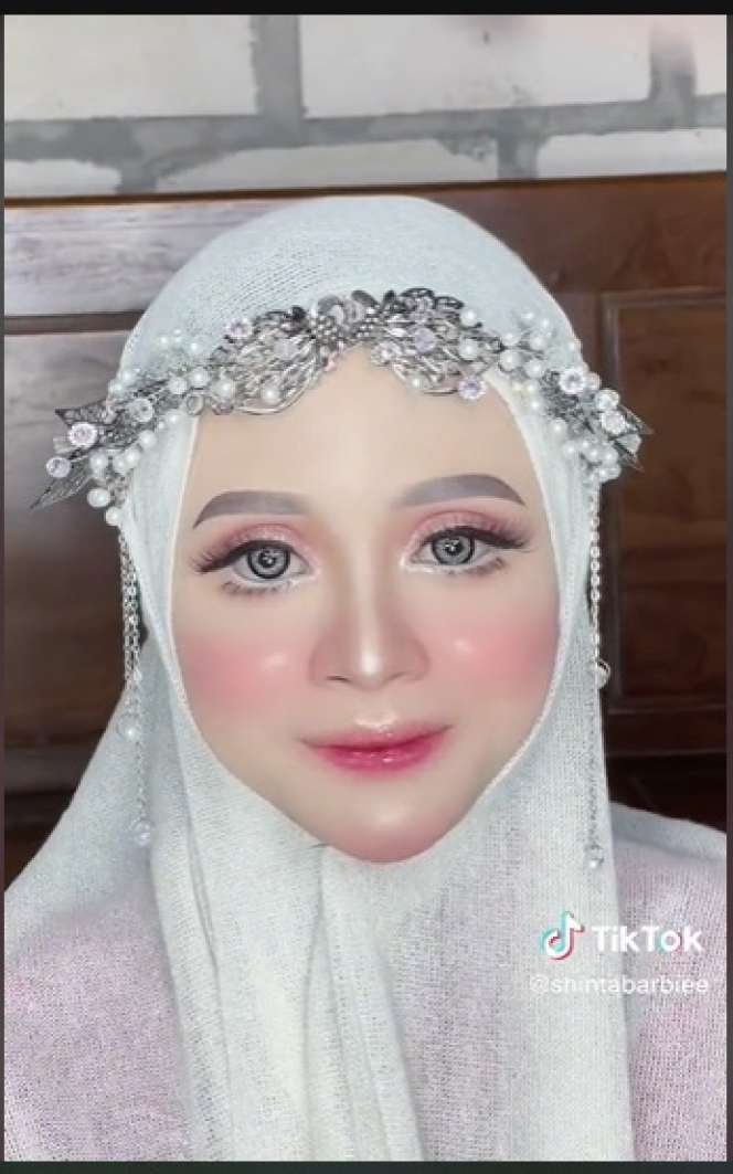 Potret Transformasi Sebelum dan Sesudah Dirias, Hasilnya Beda Banget, Bak Barbie Hidup!