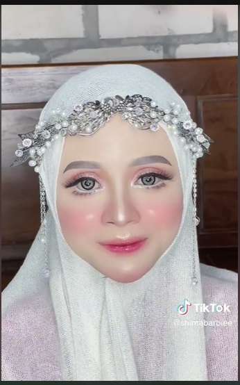 Potret Transformasi Sebelum dan Sesudah Dirias, Hasilnya Beda Banget, Bak Barbie Hidup!