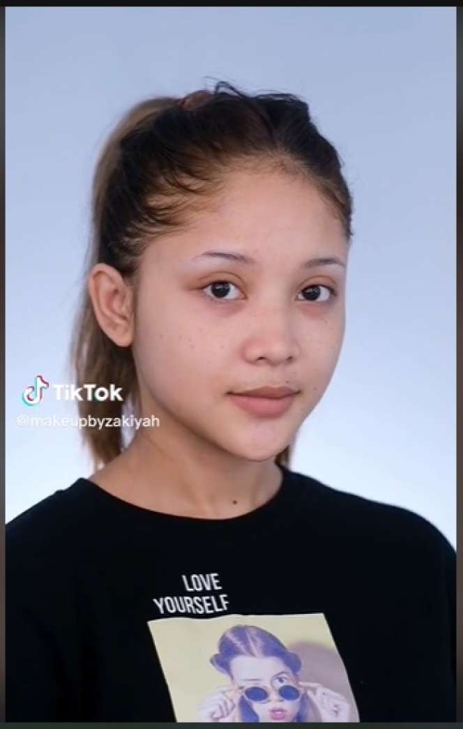 Potret Transformasi Makeup Wanita Ini Bikin Melongo, Ternyata Butuh Waktu 8 Jam Hingga Selesai!