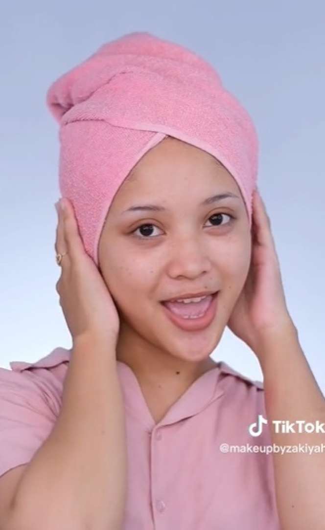 Potret Transformasi Makeup Wanita Ini Bikin Melongo, Ternyata Butuh Waktu 8 Jam Hingga Selesai!