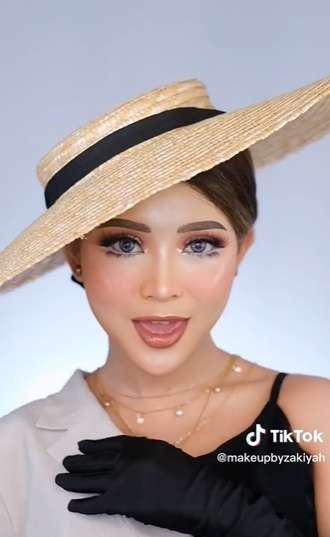 Potret Transformasi Makeup Wanita Ini Bikin Melongo, Ternyata Butuh Waktu 8 Jam Hingga Selesai!