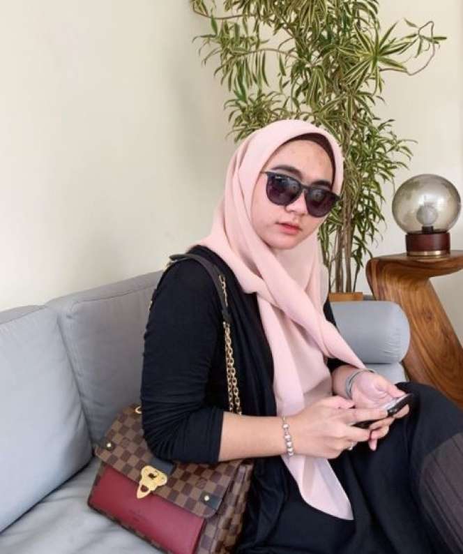 Potret Sosok Istri Ajudan Pribadi, Dewi Amalia yang Dinikahi dengan Mahar Satu Unit Rumah dan Satu Set Berlian
