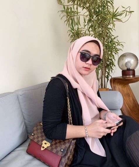 Potret Sosok Istri Ajudan Pribadi, Dewi Amalia yang Dinikahi dengan Mahar Satu Unit Rumah dan Satu Set Berlian