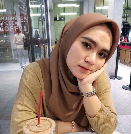 Potret Sosok Istri Ajudan Pribadi, Dewi Amalia yang Dinikahi dengan Mahar Satu Unit Rumah dan Satu Set Berlian
