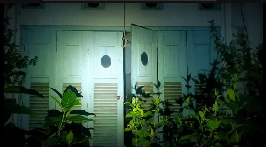 Potret Rumah Mewah Terbengkalai Milik Artis Ternama, Isi Dalamnya Rusak Semua, Penampakannya Bikin Merinding!