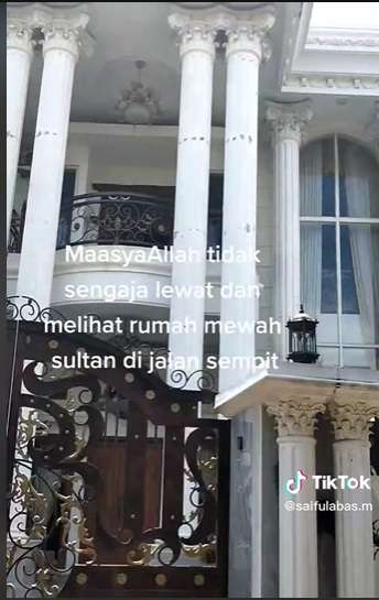 Penampakan Rumah Sultan di Jalan Sempit Perkampungan, Diduga Milik Artis, Bangunannya Megah Banget!