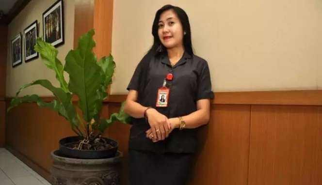 Potret Keseharian Sederet Artis yang Kini Pilih Jadi PNS