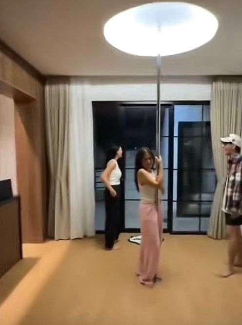 12 Potret Rumah Mewah Wendy Walters Usai Cerai dari Reza Arap, Vespa Justin Bieber Jadi Pajangan!