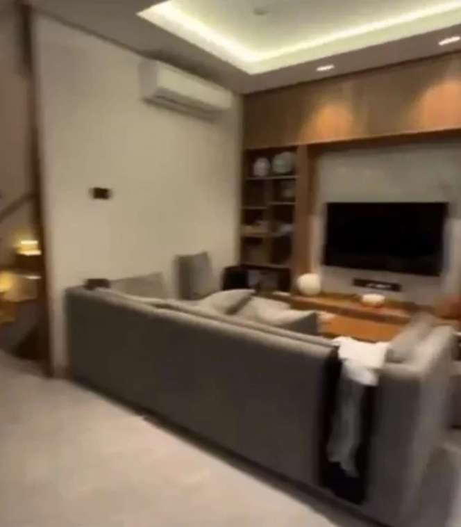 12 Potret Rumah Mewah Wendy Walters Usai Cerai dari Reza Arap, Vespa Justin Bieber Jadi Pajangan!