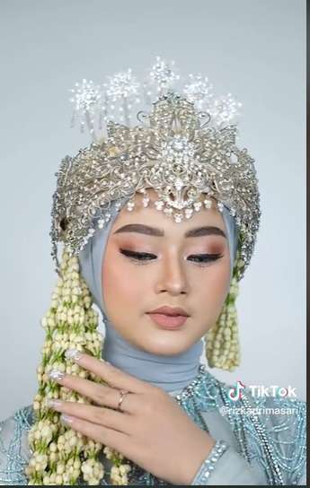 Makeup Pengantin Ini Bikin Tercengang, Hasilnya Jadi Beda Banget, The Power of Siger Sunda!