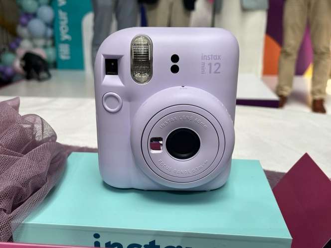Bentuknya Menyerupai Gelembung Balon, Intip Fitur Andalan Instax Mini 12