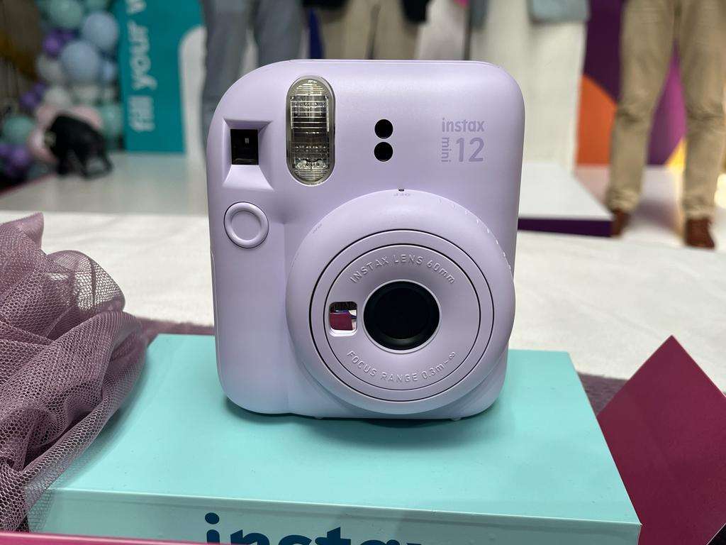 Bentuknya Menyerupai Gelembung Balon, Intip Fitur Andalan Instax Mini 12