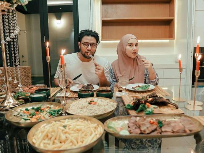 Potret Artis yang Sempat Tinggal Bareng Mertua Setelah Menikah, Nia Ramadhani Paling Disorot