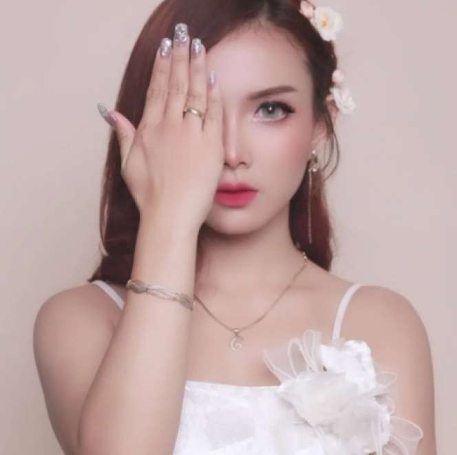 Ingat Madona, Istri Ubed di Preman Pensiun? Ternyata Pedangdut D’Academy, Gayanya di Dunia Nyata Seksi Abis