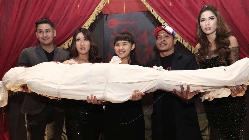 Cerita Tyara Vanesha Tubuhnya Dibungkus Kain Kafan