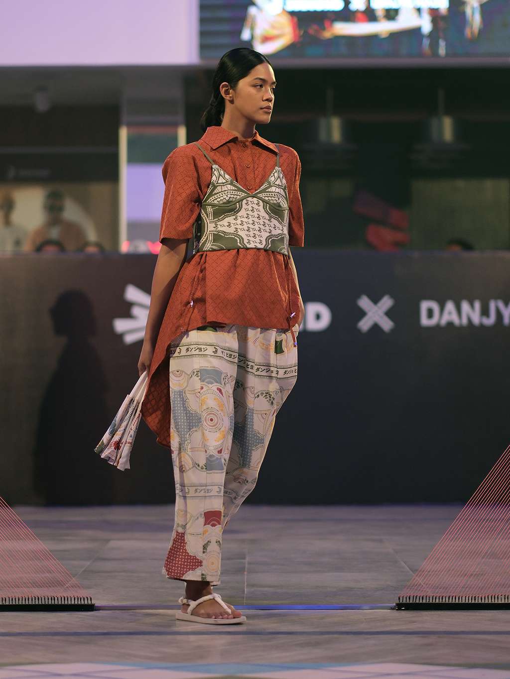 Koleksi 'Jalan-jalan' dari Brand Fashion Lokal, Kece!