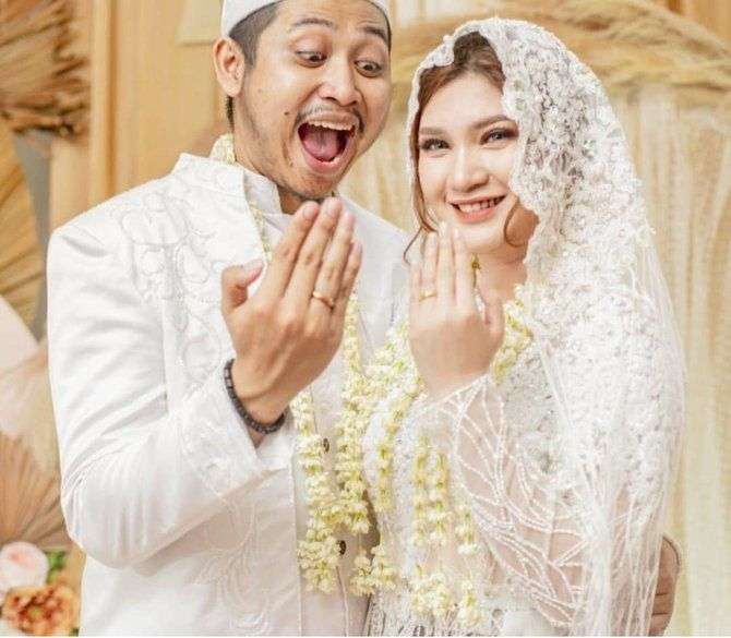 Modal Humoris, 15 Komedian Ini Punya Istri Super Cantik, Terbaru Marshel Widianto Bak Bidadari