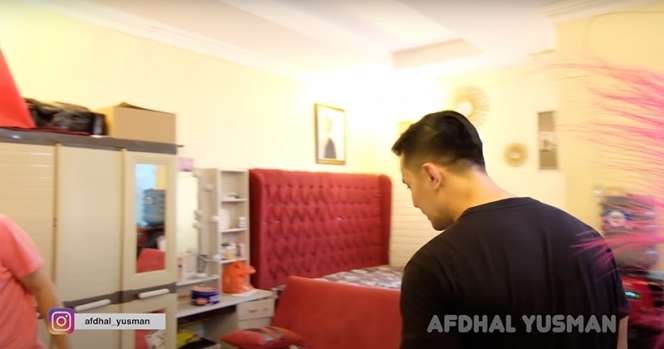 Potret Kamar Sensen Asisten Raffi Ahmad yang Jarang Terekspos, Kasur Merah Besar Bikin Salfok!