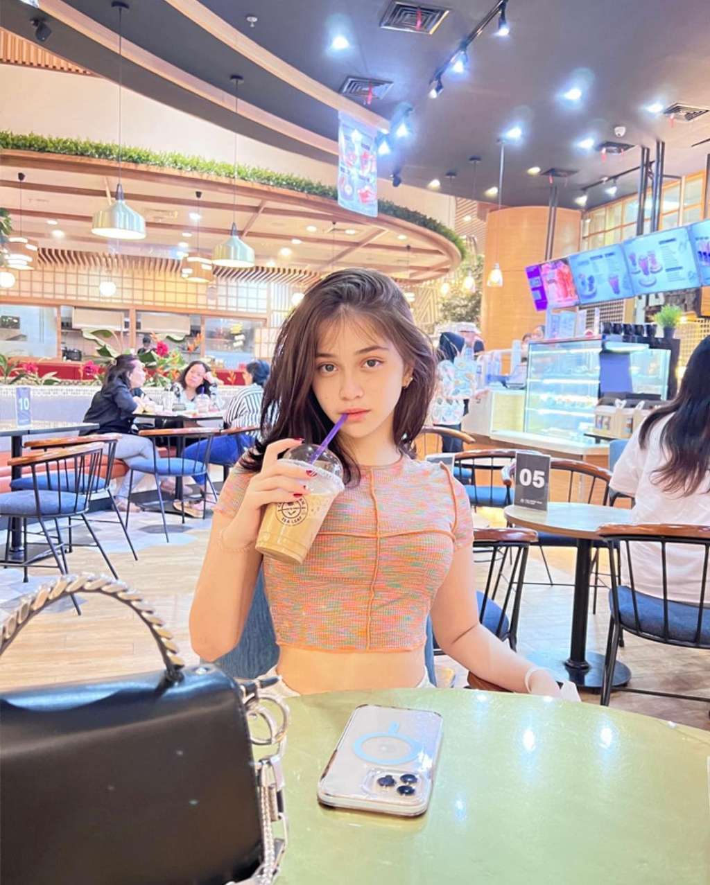 Potret Clara Lasut, Aspri ke-108 Hotman Paris yang Kerap Tampil Menggoda