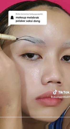Viral Wanita Buat Tutorial Makeup Melabrak Pelakor Seksi, Hasilnya Auto Bikin Minder