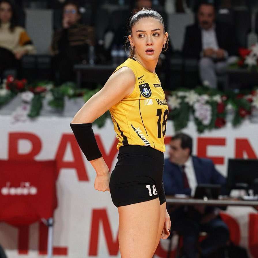 Potret Zehra Gunes, Bidadari Voli Asal Turki