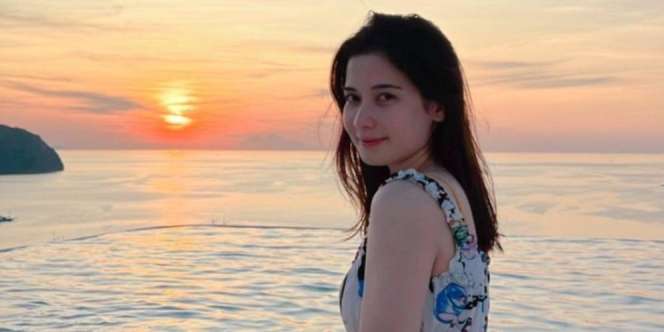 Pesona Iris Wullur yang Dijuluki Ibu-Ibu Tercantik Se-TikTok