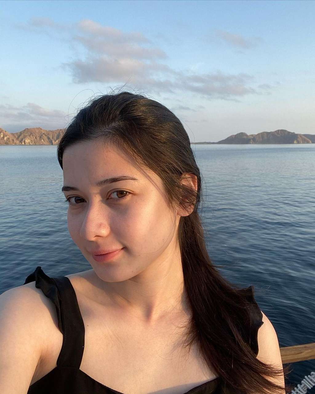 Pesona Iris Wullur yang Dijuluki Ibu-Ibu Tercantik Se-TikTok