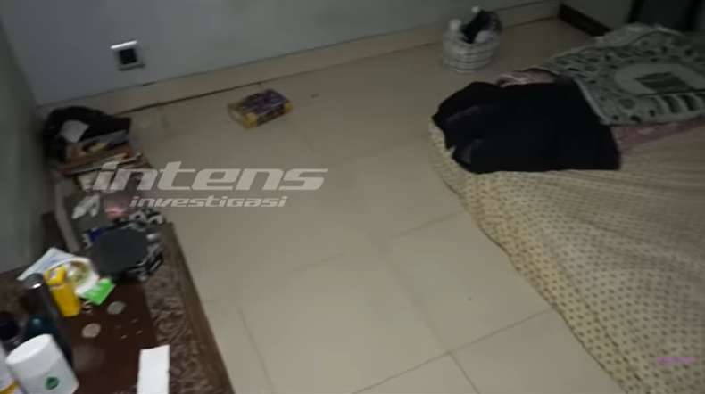 8 Potret Rumah Indra Bekti usai Pergi dari Istana Mewahnya, Plafon Jebol, Banyak Tikus dan Kecoa