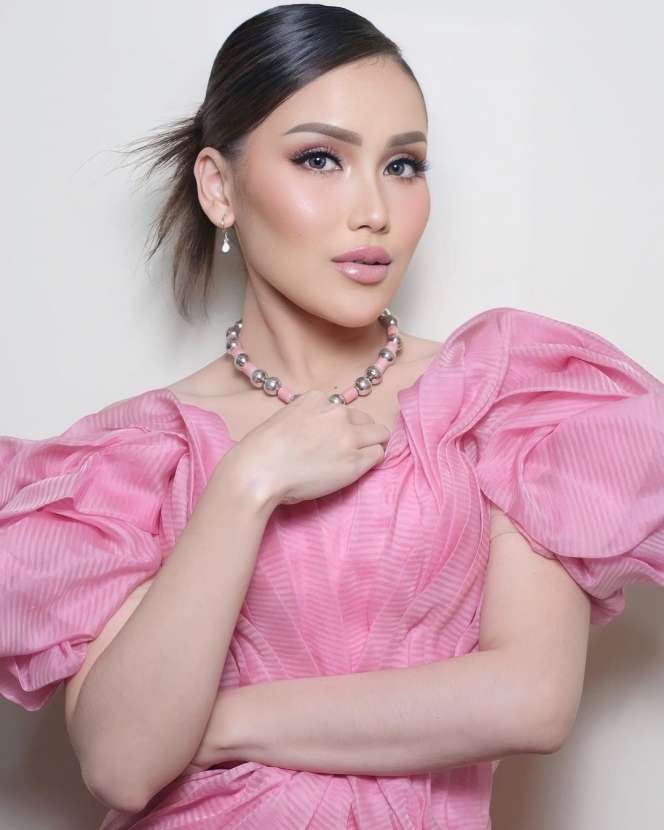 Miris! 7 Artis Diceraikan Saat Sedang Hamil, Nissa Asyifa & Alshad Ahmad Nikah 2 Bulan Lalu Cerai
