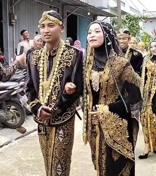 Viral Pernikahan Wanita Kembar 3, Iring-Iringan Bak Nikah Massal, Suami Auto Susah Bedain!