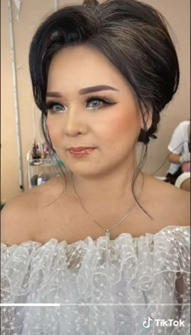 Viral Transformasi Tante-Tante Penuh Flek Hitam Dimakeup Jadi Bak ABG, Berondong Auto Kepincut!