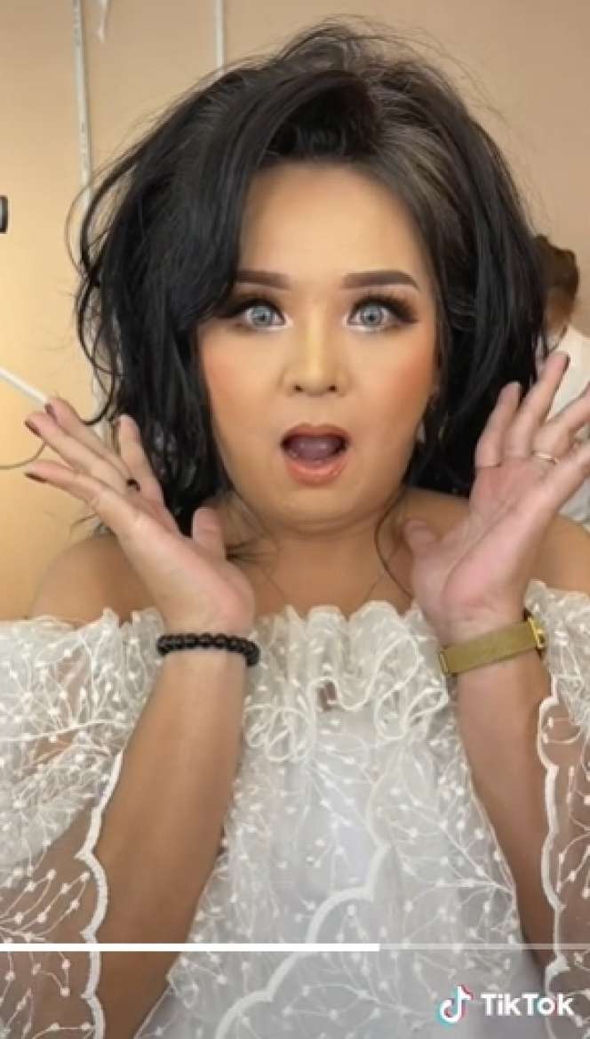 Viral Transformasi Tante-Tante Penuh Flek Hitam Dimakeup Jadi Bak ABG, Berondong Auto Kepincut!