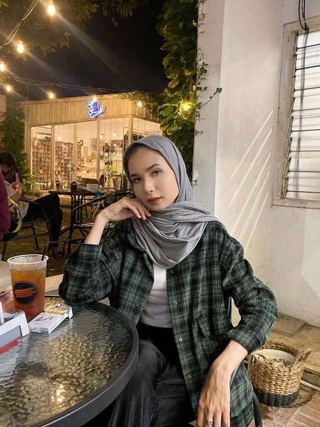 Potret Artis yang Jalani Ramadan dan Puasa Pertama Setelah menjadi Mualaf 