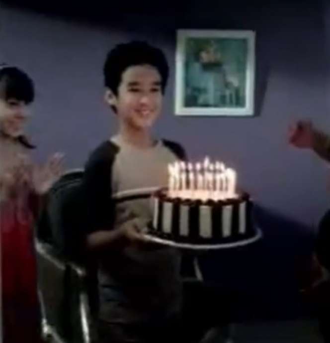 Masih Ingat Bocah di Iklan Susu Dancow ini? Dulu Boyband Cilik Terkenal, Kini Jadi Aktor Top & Ganteng Abis, Siapa Dia?