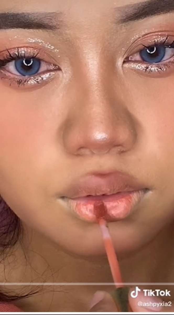 7 Transformasi Wanita Kusam Makeup Ala Douyin, Hasilnya Dikira Beda Orang, Bibirnya Bikin Salfok