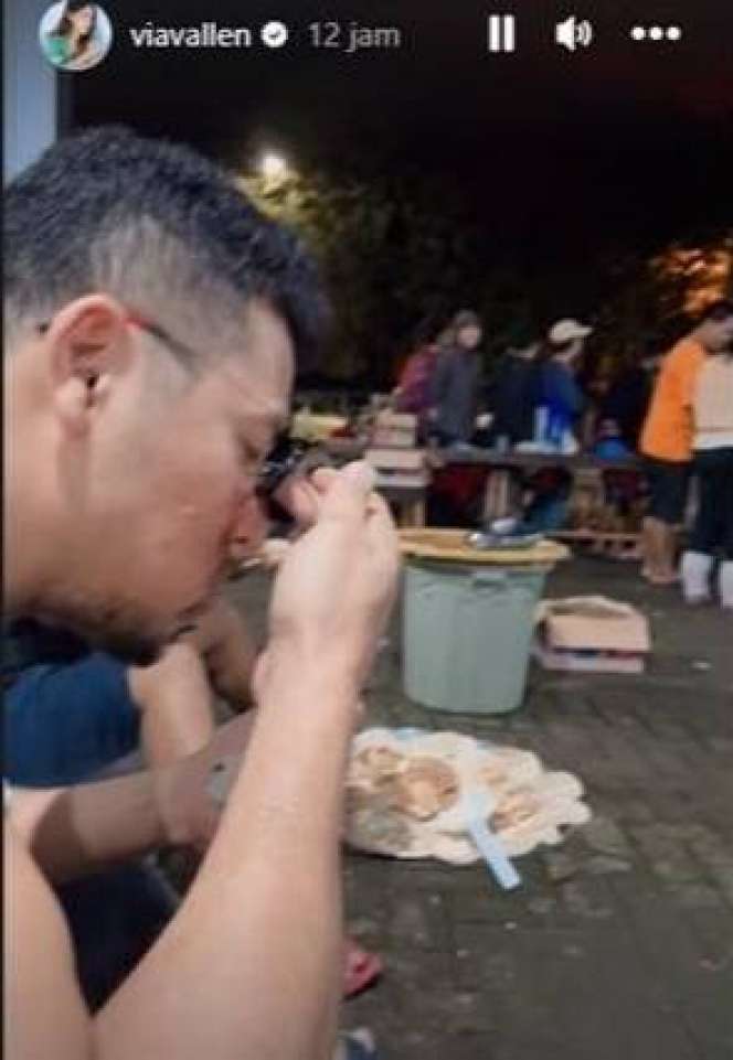 Potret Menu Sahur Para Artis, Makanan Sahur Cinta Laura Bikin Syok: 'Makan Segitu Kok Bisa Nahan Lapar?'