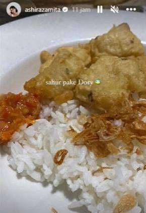 Potret Menu Sahur Para Artis, Makanan Sahur Cinta Laura Bikin Syok: 'Makan Segitu Kok Bisa Nahan Lapar?'