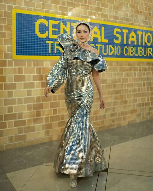 10 Adu Gaya Titi DJ VS Krisdayanti, Sama-Sama Diva dan Ngaku Operasi Plastik, Siapa Lebih Keren?