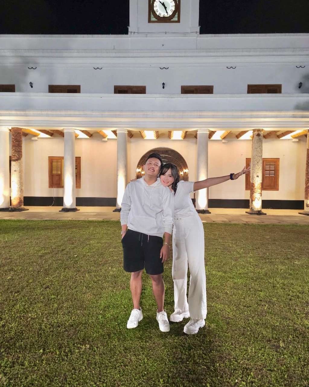 Potret Bella Bonita yang Disebut-sebut Pacar Baru Denny Caknan, Body Goals-nya Disorot