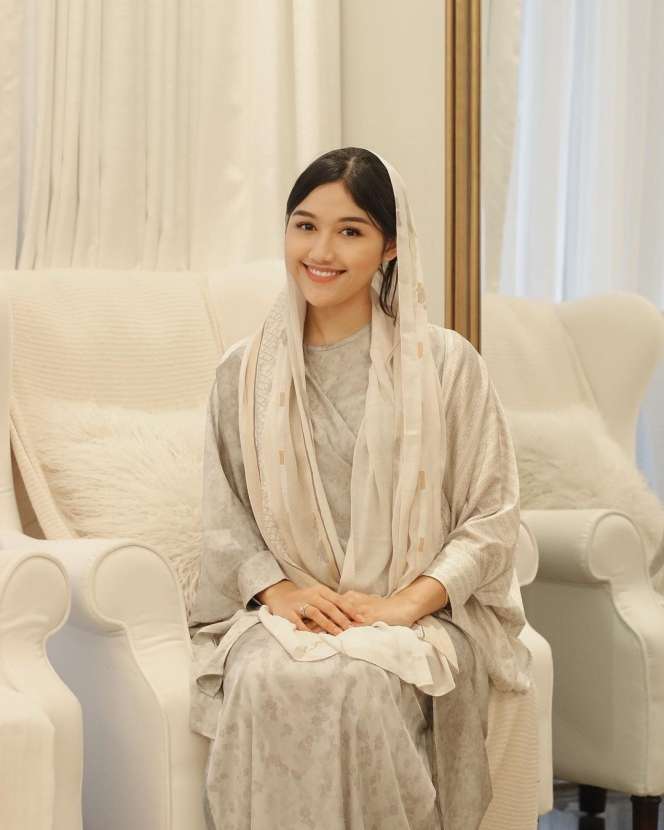 Potret Cantiknya Erina Gudono Saat Ikut Kajian Ramadan, Tanpa Kaesang Pangarep