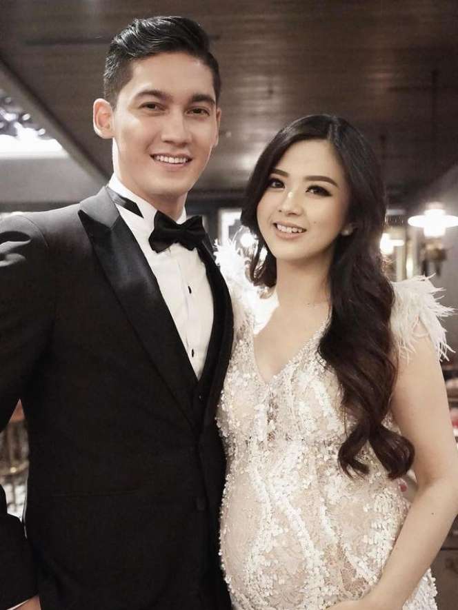 Jagain Jodoh Orang! 10 Artis ini Pacaran Lama Tapi Nikah dengan Orang Lain, Terakhir Paling Nyesek!