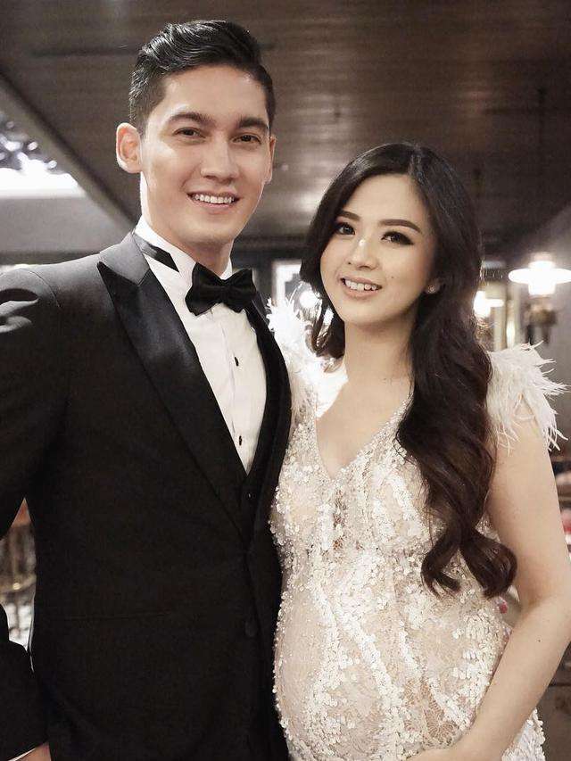 Jagain Jodoh Orang! 10 Artis ini Pacaran Lama Tapi Nikah dengan Orang Lain, Terakhir Paling Nyesek!
