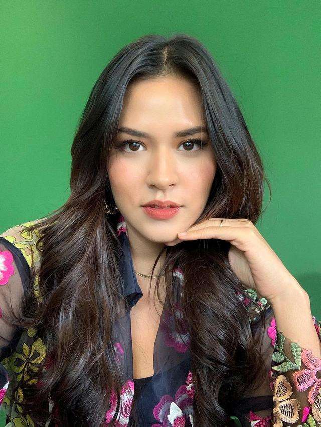 Jagain Jodoh Orang! 10 Artis ini Pacaran Lama Tapi Nikah dengan Orang Lain, Terakhir Paling Nyesek!