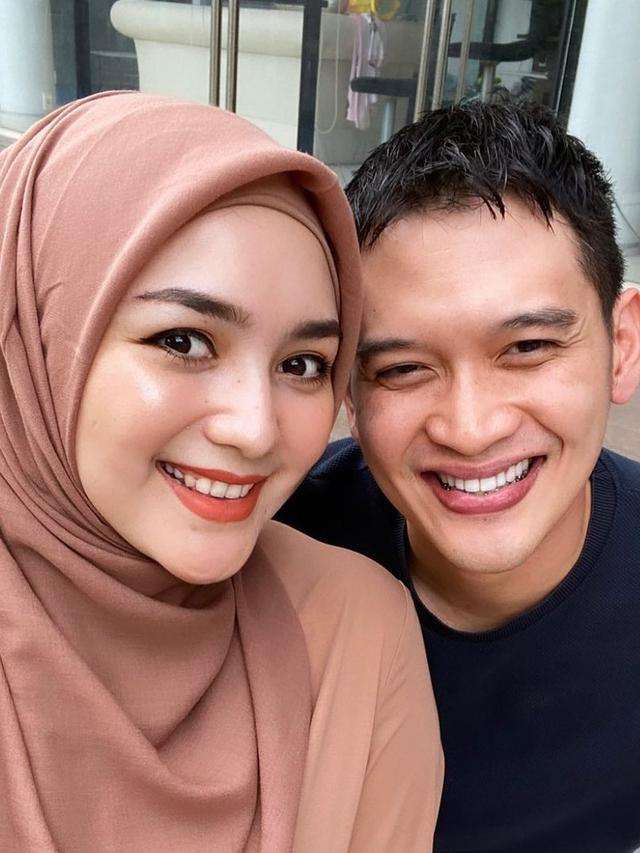 Jagain Jodoh Orang! 10 Artis ini Pacaran Lama Tapi Nikah dengan Orang Lain, Terakhir Paling Nyesek!