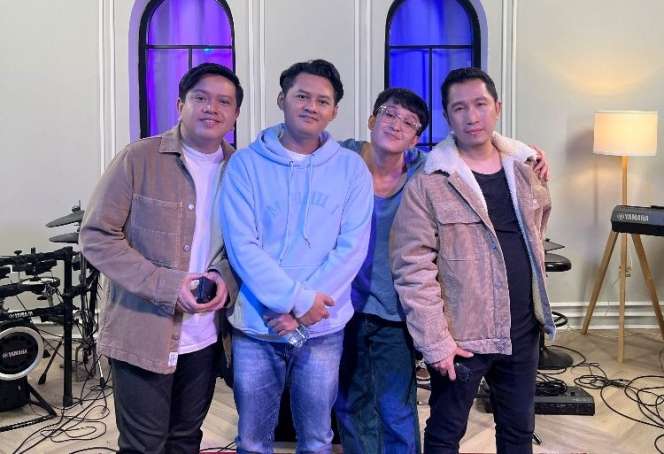 Bikin Penggemar Klepek-klepek, Potret Tampan Yonggi Mikama saat Live Tiktok Bareng 3 Composers 